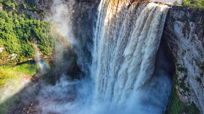 Ketahui Ini Daya Tarik Air Terjun Kaieteur untuk Dikunjungi